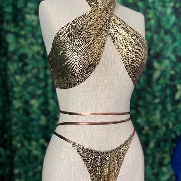 Gold Goddess Rave Outfit. Rave Set. Rave Matching Set - Picture 2 of 3